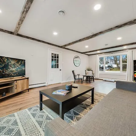 New Pet-Friendly Lake Geneva Escape